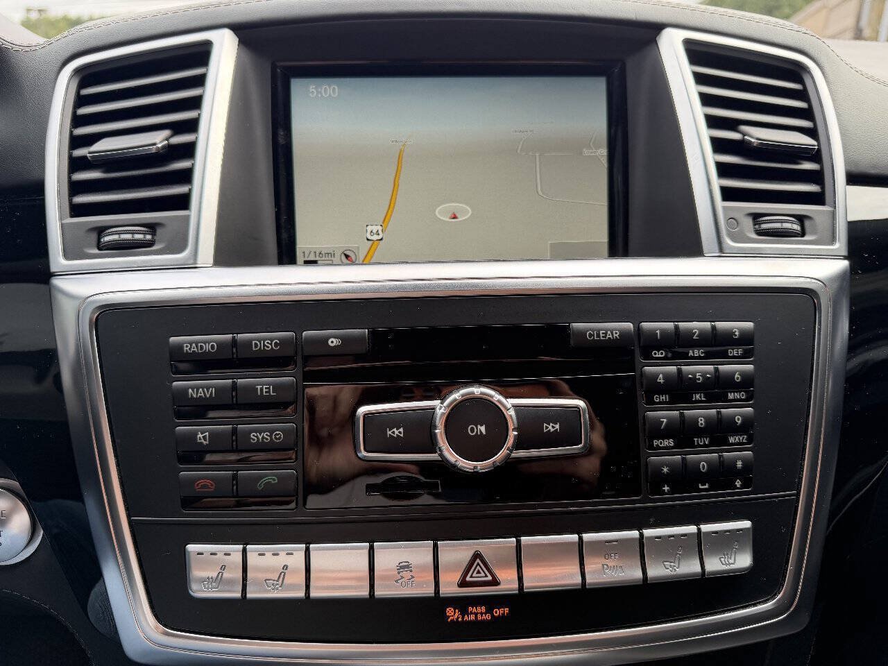 Used 2014 Mercedes-Benz GL 550 4MATIC image 15