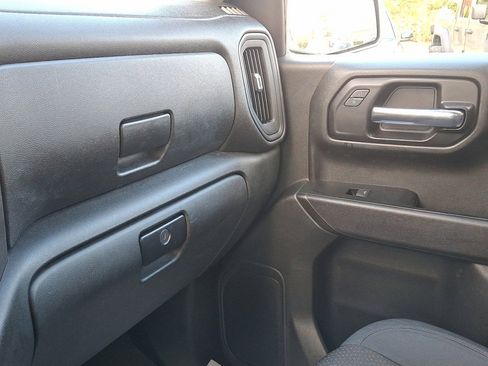 Used 2019 Chevrolet Silverado 1500 Custom w/ Custom Value Package image 31