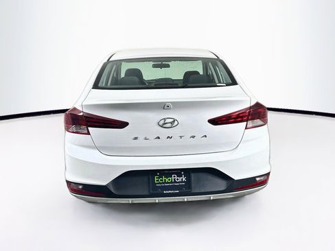 Used 2019 Hyundai Elantra SE w/ Cargo Package FWD image 7