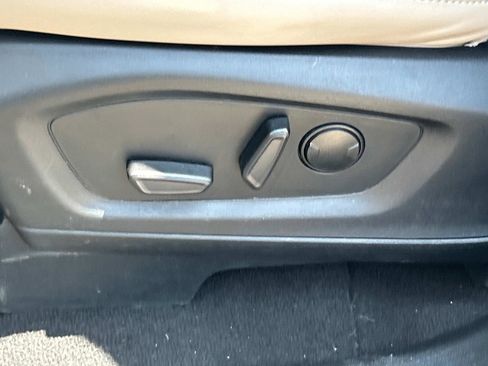 Used 2023 Ford Explorer XLT w/ Equipment Group 202A image 19