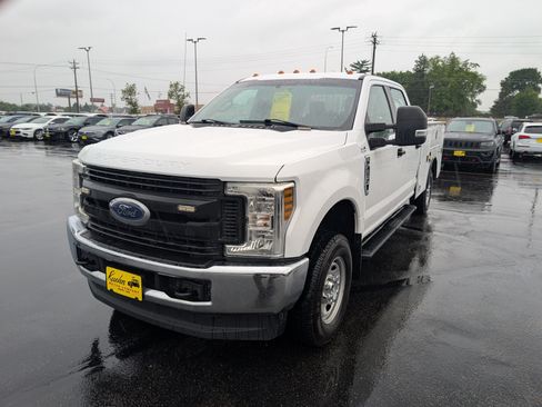 Used 2018 Ford F250 XL w/ Power Equipment Group AWD/4WD image 4