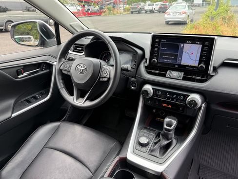 Used 2020 Toyota RAV4 Limited AWD/4WD image 21