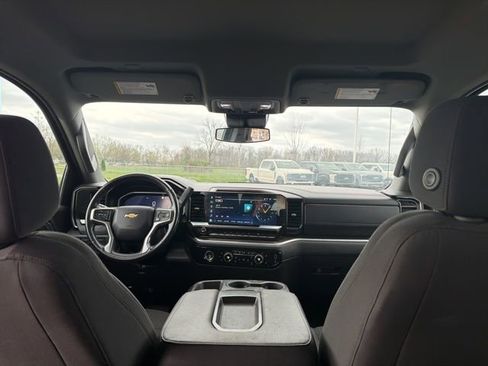 Used 2022 Chevrolet Silverado 1500 LT AWD/4WD image 15