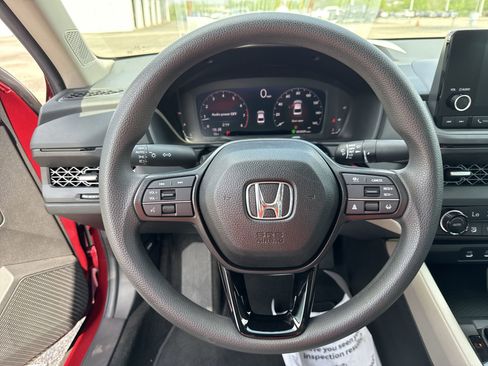 Used 2025 Honda Accord SE image 11