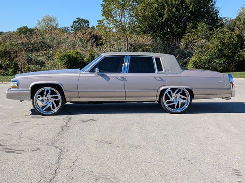 Used 1990 Cadillac Brougham image 19