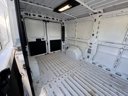 Used 2025 RAM ProMaster 2500 w/ Convenience Group FWD image 13