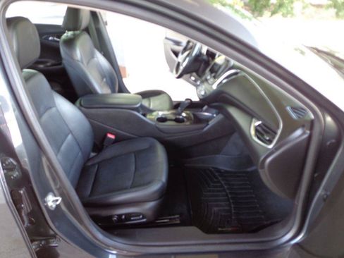 Used 2016 Chevrolet Malibu LT w/ Leather Package FWD image 16