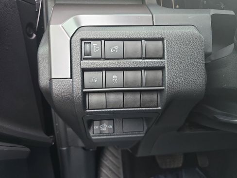 Used 2025 Toyota Tacoma SR image 28