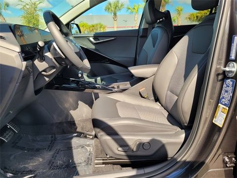 New 2025 Kia Niro EX Touring image 6