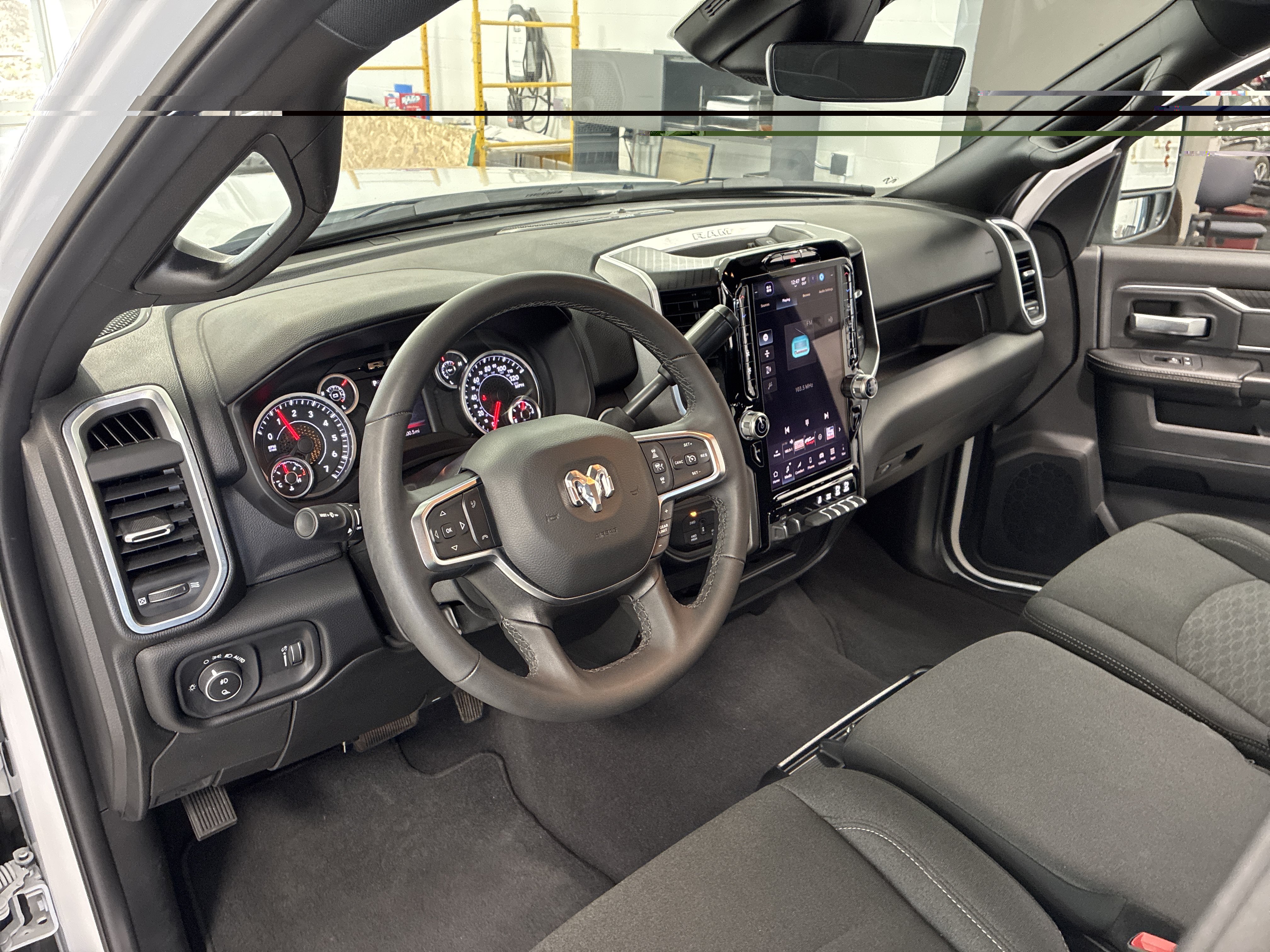 Certified 2025 RAM 2500 Big Horn AWD/4WD image 17