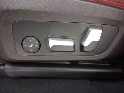 Certified 2023 BMW X4 xDrive30i w/ Convenience Package image 11