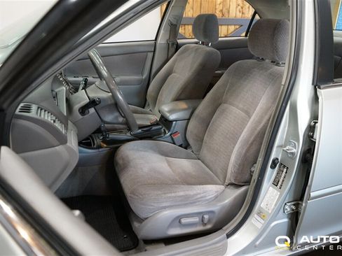 Used 2003 Toyota Camry LE FWD image 11