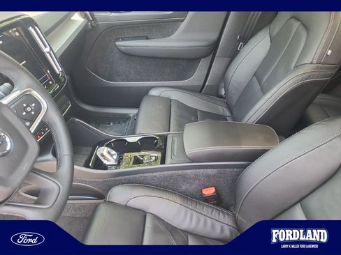 Used 2023 Volvo XC40 B5 Ultimate w/ Climate Package AWD/4WD image 15