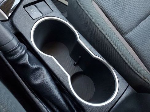 Used 2019 Toyota Corolla LE image 29