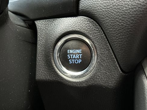 Used 2021 Toyota RAV4 XLE w/ Carpet Mat Package (TMS) image 21