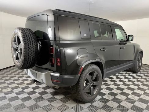Used 2024 Land Rover Defender 110 S AWD/4WD image 7