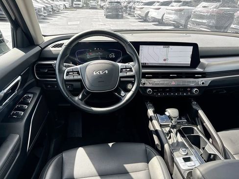 Used 2025 Kia Telluride S FWD image 24