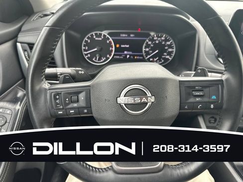 Used 2025 Nissan Rogue SV AWD/4WD image 2