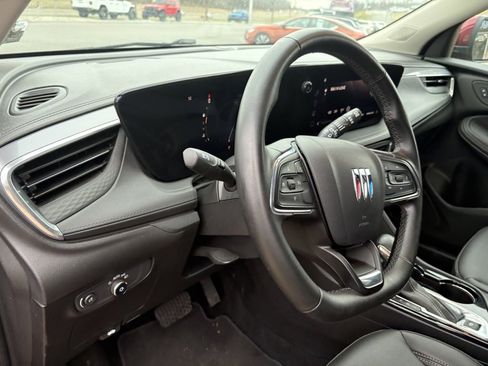 Used 2024 Buick Encore GX Sport Touring image 31