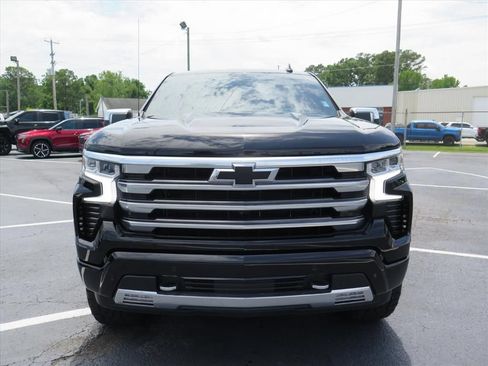 Used 2024 Chevrolet Silverado 1500 High Country w/ Technology Package AWD/4WD image 10