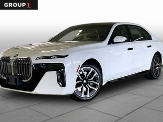 Used 2025 BMW 740i xDrive AWD/4WD video 1