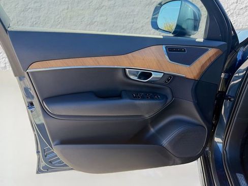 Used 2024 Volvo XC90 B5 Plus image 23