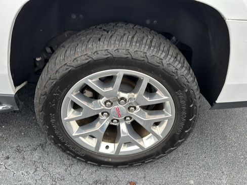 Used 2020 GMC Yukon XL SLT w/ Open Road Package image 35