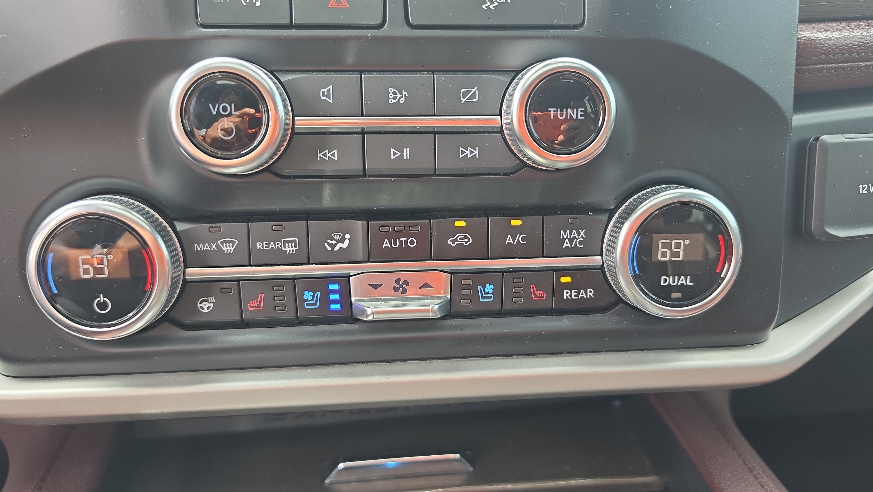 Used 2024 Ford Expedition Limited RWD image 18
