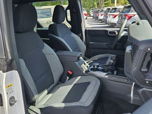 New 2025 Ford Bronco Base image 17