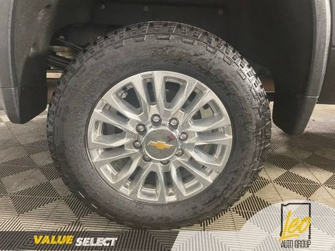 Used 2021 Chevrolet Silverado 3500 High Country w/ Z71 Off-Road Package AWD/4WD image 22