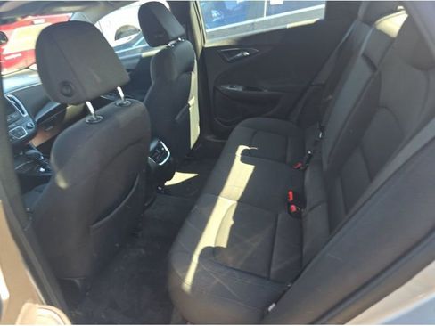 Used 2022 Chevrolet Malibu LT image 12
