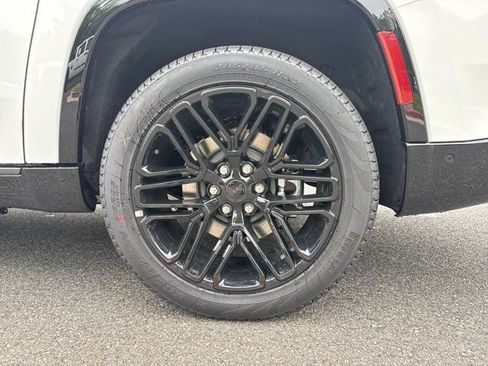 New 2026 Jeep Grand Wagoneer L Limited AWD/4WD image 20
