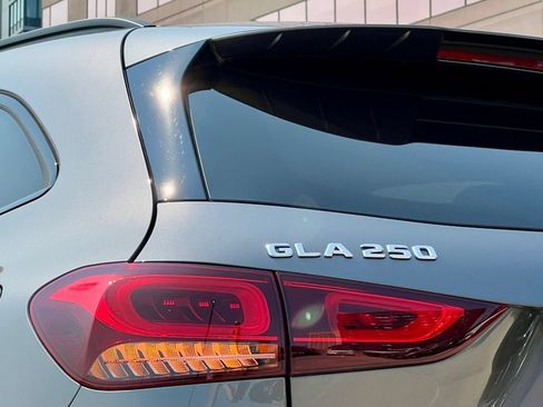 Certified 2023 Mercedes-Benz GLA 250 4MATIC image 9