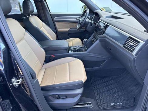Certified 2023 Volkswagen Atlas Cross Sport SEL R-Line image 22