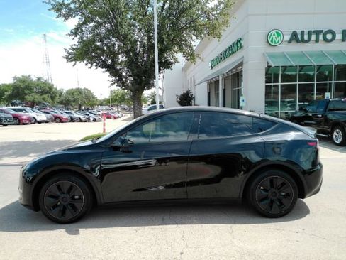 Used 2025 Tesla Model Y Long Range AWD/4WD image 15