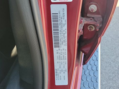 Used 2019 RAM 1500 Laramie RWD image 31