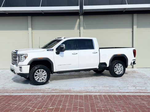 Used 2021 GMC Sierra 2500 Denali w/ Denali Ultimate Package AWD/4WD image 2
