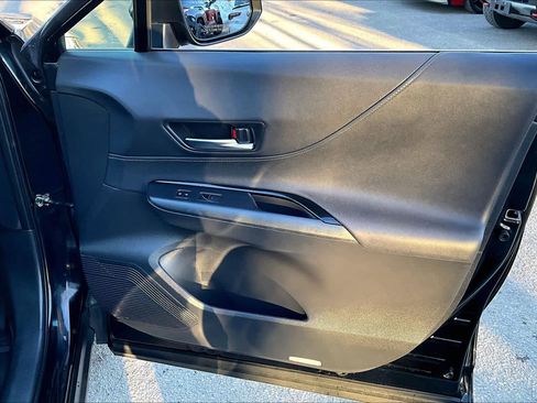 Certified 2024 Toyota Venza LE image 21