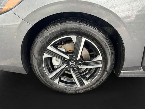 Used 2024 Nissan Sentra SV image 11