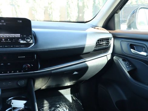 Used 2023 Nissan Rogue SL w/ SL Premium Package FWD image 32