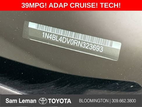 Used 2024 Nissan Altima 2.5 SV image 29