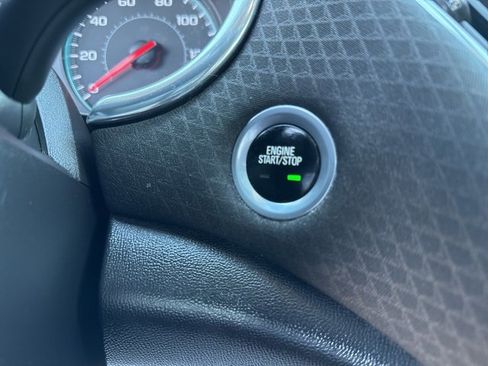 Used 2017 Chevrolet Malibu LT image 34