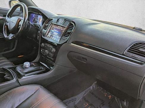Used 2019 Chrysler 300 S image 22