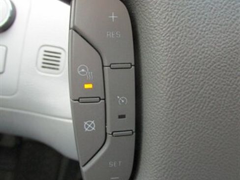 Used 2010 Cadillac DTS Luxury image 33