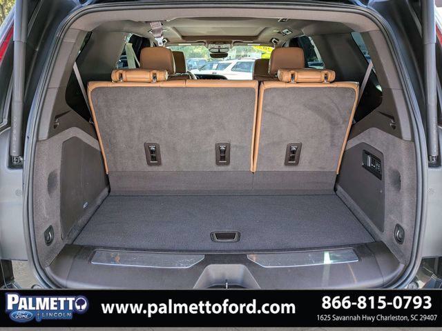 Used 2023 Cadillac Escalade Premium Luxury AWD/4WD image 12