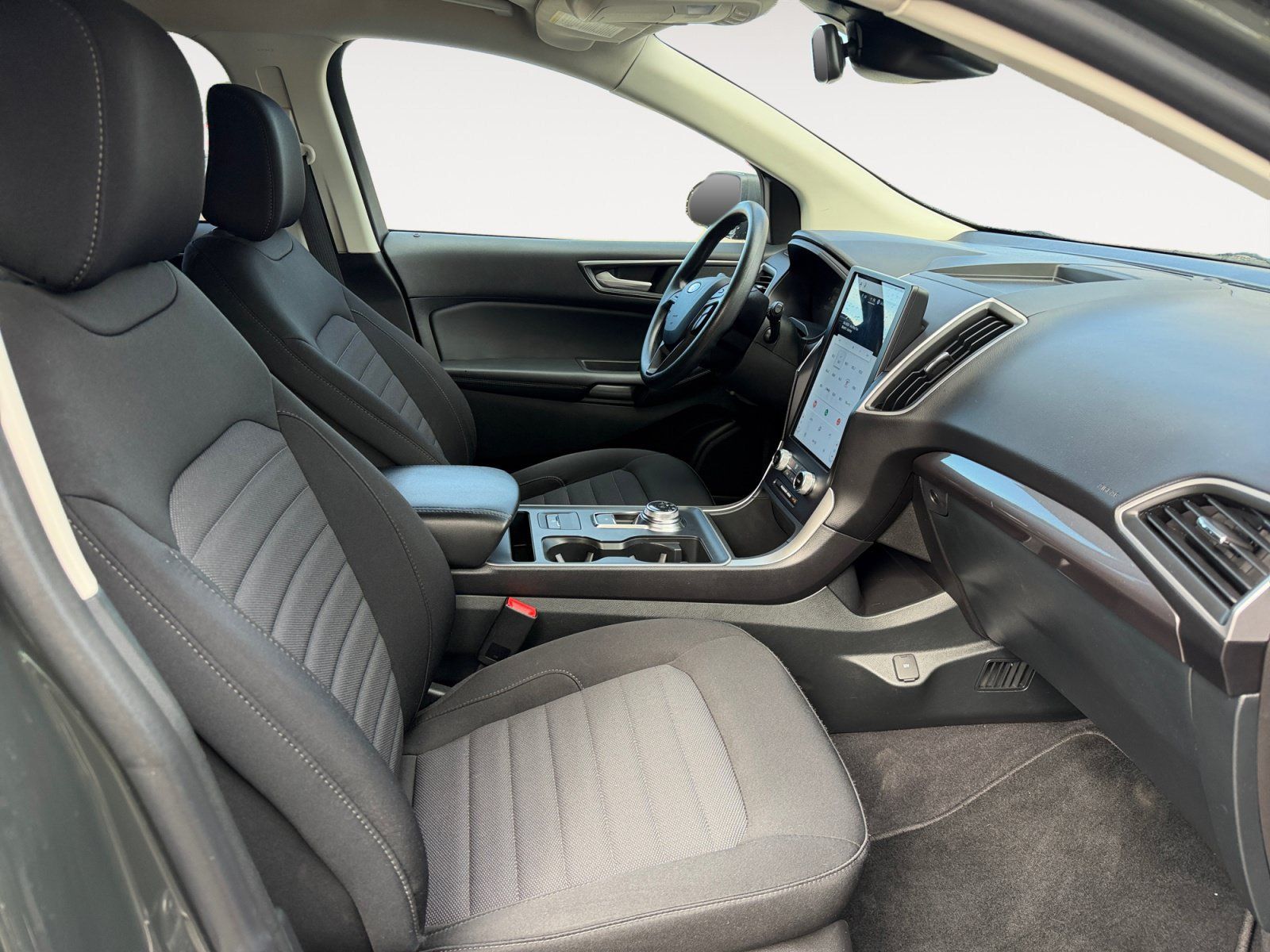 Used 2024 Ford Edge SE w/ Cargo Accessory Package AWD/4WD image 15