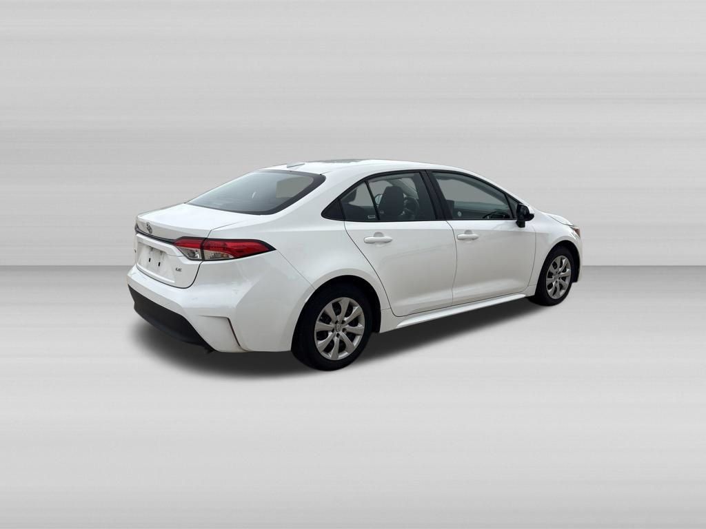 Used 2025 Toyota Corolla LE FWD image 4