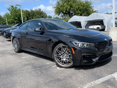 Used 2018 BMW M4 Coupe w/ Competition Package RWD image 2