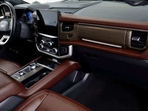 Used 2024 Ford Expedition Max Limited image 22