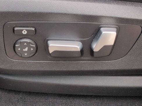 Used 2021 BMW X5 xDrive40i w/ Convenience Package AWD/4WD image 18